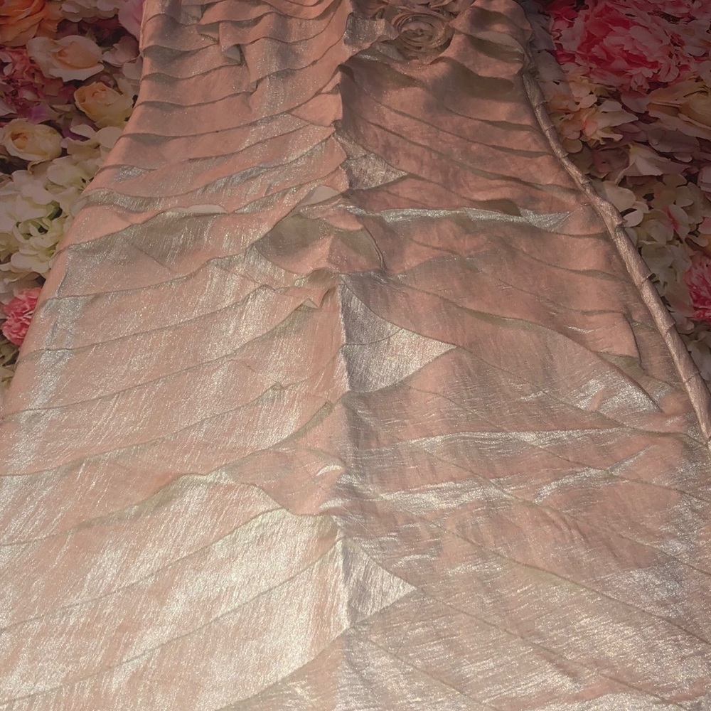 Dress - Picture 2 of 2